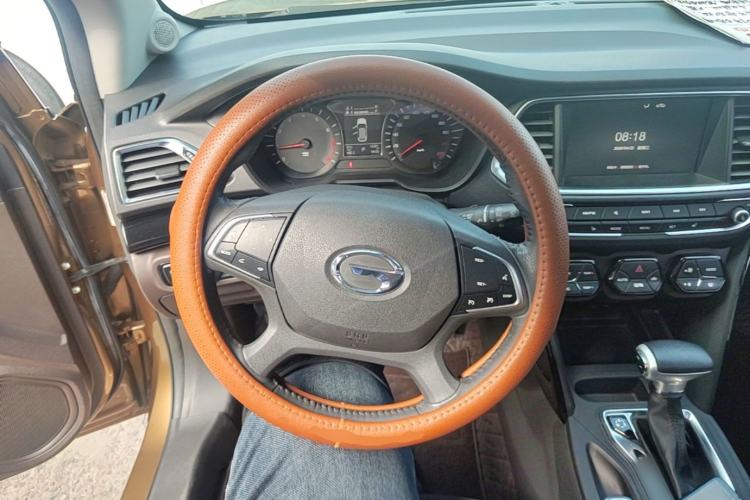 Used GAC Trumpchi GS4 2017 235T Automatic Two-Wheel Drive Luxury Smart Connectivity Version Steering Wheel
