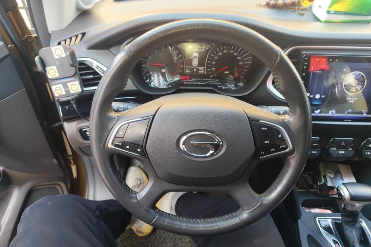 Used GAC Trumpchi GS4 2017 235T Automatic Two-Wheel Drive Luxury Smart Connectivity Version Steering Wheel
