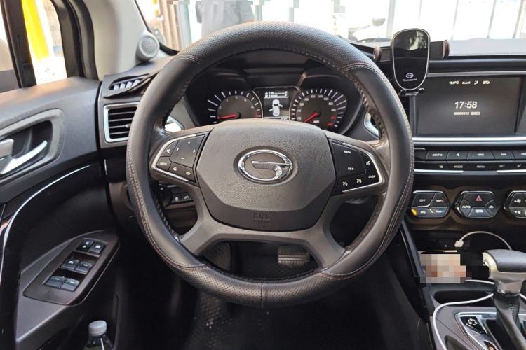 Used GAC Trumpchi GS4 2017 235T Automatic Two-Wheel Drive Luxury Smart Connectivity Version Steering Wheel