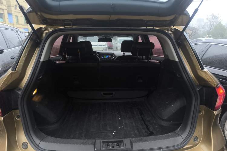 Used GAC Trumpchi GS4 2017 200T G-DCT Two-Wheel Drive Elite Edition Trunk