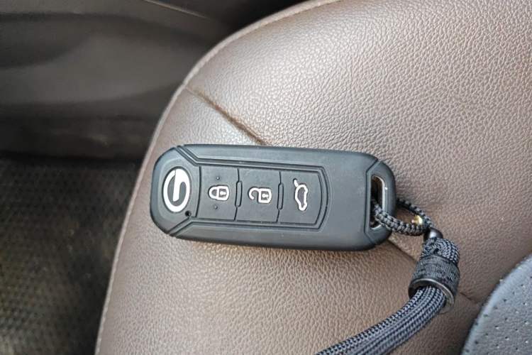 Used GAC Trumpchi GS4 2017 235T Automatic Two-Wheel Drive Luxury Smart Connectivity Version Vehicle Key