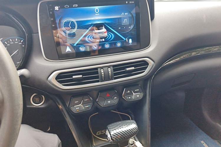 Used GAC Trumpchi GS4 2018 235T Automatic Two-Wheel Drive Elite Millionth Anniversary Edition Audio And AC Panel