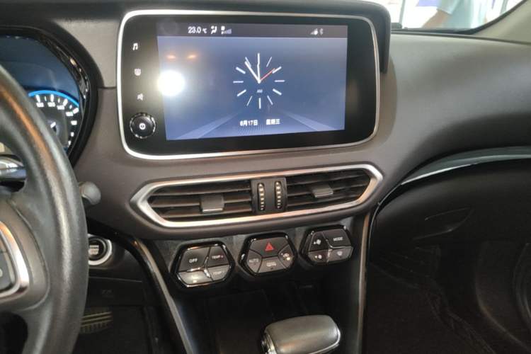 Used GAC Trumpchi GS4 2018 235T Automatic Two-Wheel Drive Luxury Smart Connectivity Version Audio And AC Panel