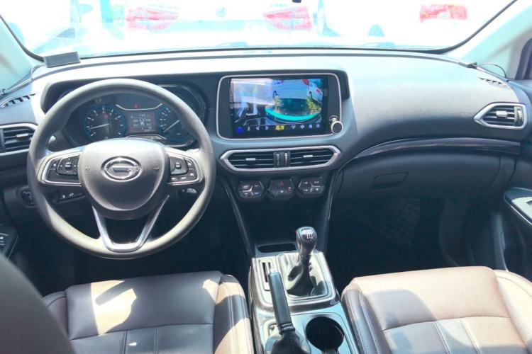 Used GAC Trumpchi GS4 2018 235T Manual Two-Wheel Drive Elite Edition Center Console