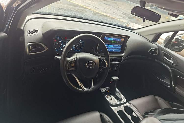 Used GAC Trumpchi GS4 2018 235T Automatic Two-Wheel Drive Elite Edition Center Console