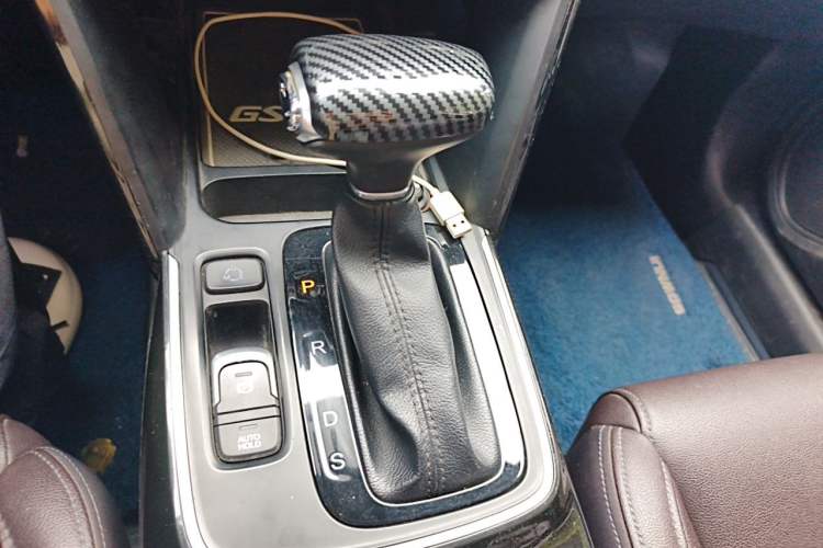 Used GAC Trumpchi GS4 2018 235T Automatic Two-Wheel Drive Elite Millionth Anniversary Edition Gear Lever