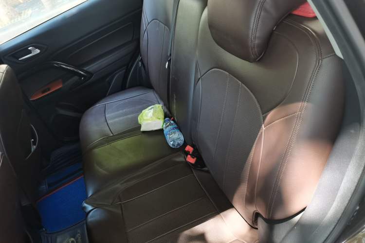 Used GAC Trumpchi GS4 2018 200T Manual Two-Wheel Drive Comfort Edition Left Rear Seat