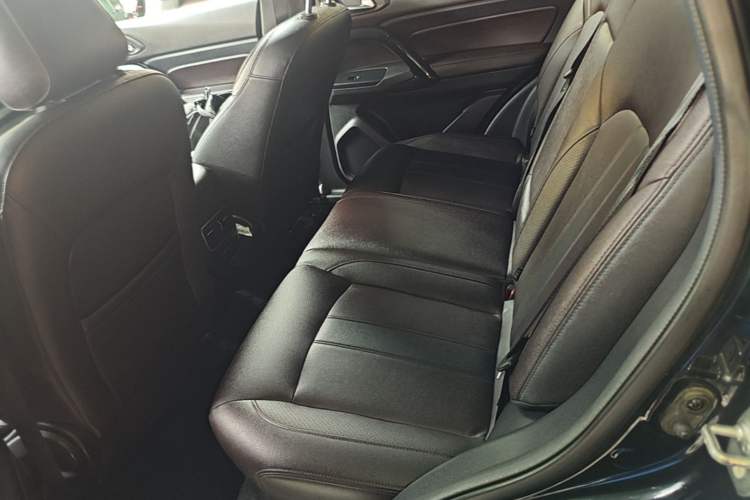 Used GAC Trumpchi GS4 2018 235T Automatic Two-Wheel Drive Elite Edition Left Rear Seat