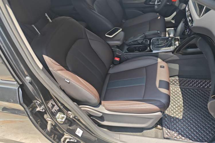 Used GAC Trumpchi GS4 2018 200T G-DCT Two-Wheel Drive Elite Edition Right Front Seat