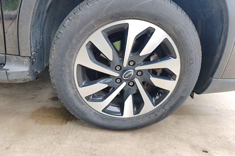 Used GAC Trumpchi GS4 2018 235T Automatic Two-Wheel Drive Elite Millionth Anniversary Edition Right Front Wheel Hub
