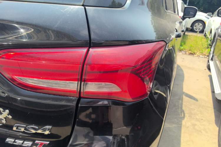 Used GAC Trumpchi GS4 2018 235T Manual Two-Wheel Drive Elite Edition Right Rear Taillight