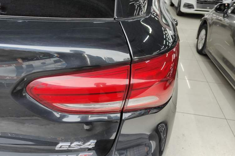 Used GAC Trumpchi GS4 2018 235T Automatic Two-Wheel Drive Luxury Smart Connectivity Version Right Rear Taillight