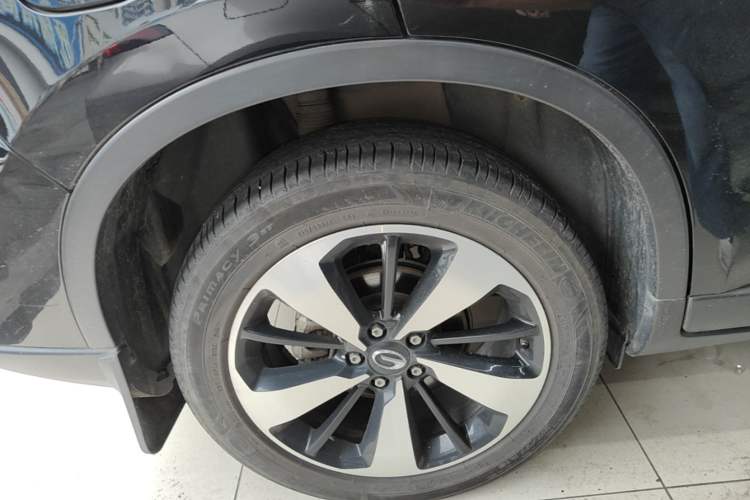 Used GAC Trumpchi GS4 2018 235T Automatic Two-Wheel Drive Luxury Smart Connectivity Version Right Rear Wheel Hub