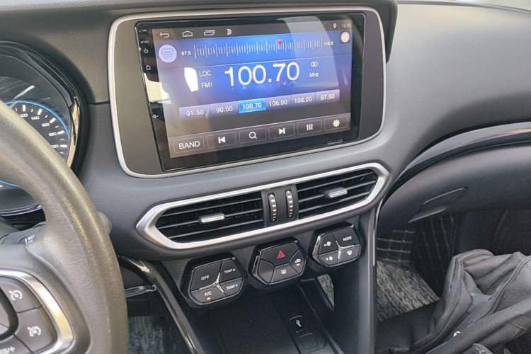 Used GAC Trumpchi GS4 2018 200T Manual Two-Wheel Drive Elite Edition Audio And AC Panel