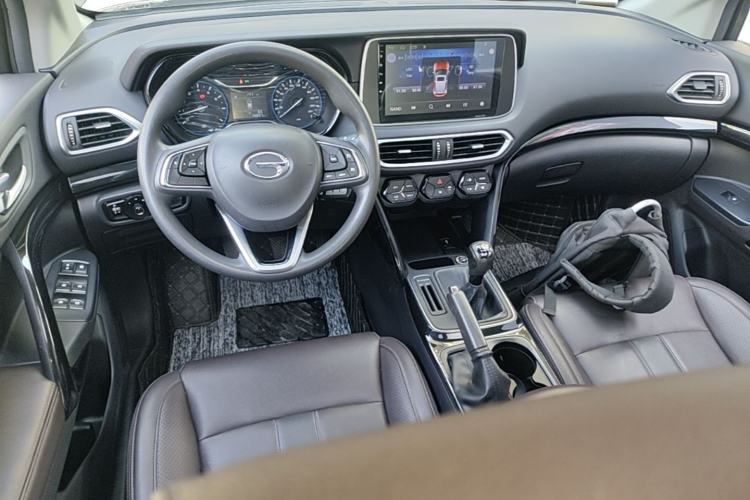 Used GAC Trumpchi GS4 2018 200T Manual Two-Wheel Drive Elite Edition Center Console