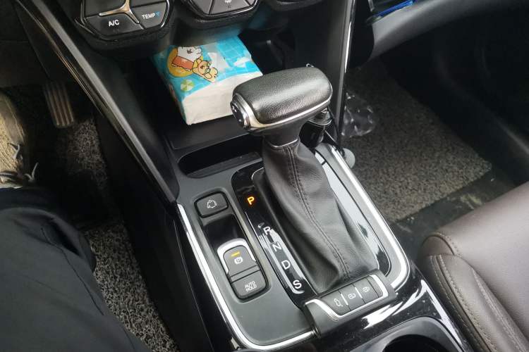 Used GAC Trumpchi GS4 2018 235T Automatic Two-Wheel Drive Elite Edition Gear Lever
