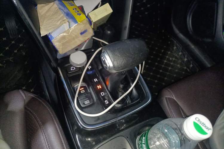 Used GAC Trumpchi GS4 2018 235T Automatic Two-Wheel Drive Elite Edition Gear Lever