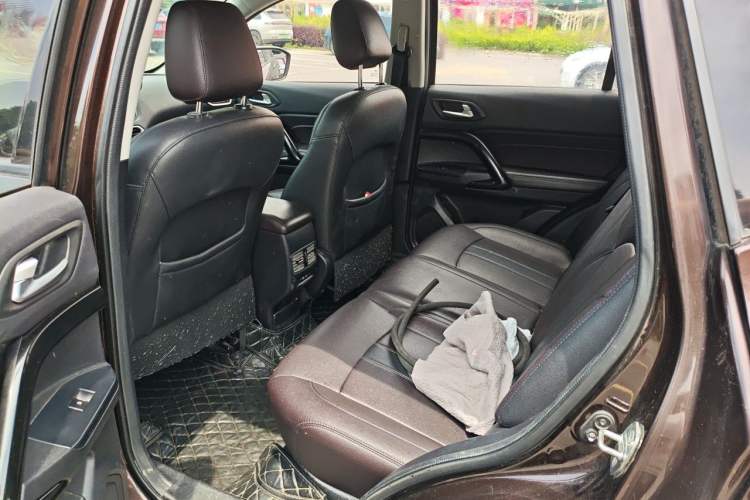 Used GAC Trumpchi GS4 2018 200T G-DCT Two-Wheel Drive Elite Edition Left Rear Seat