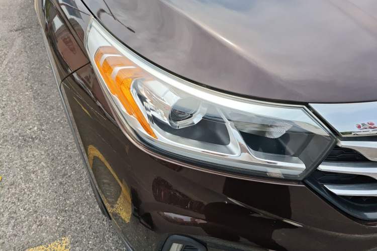 Used GAC Trumpchi GS4 2018 200T G-DCT Two-Wheel Drive Elite Edition Right Front Headlight