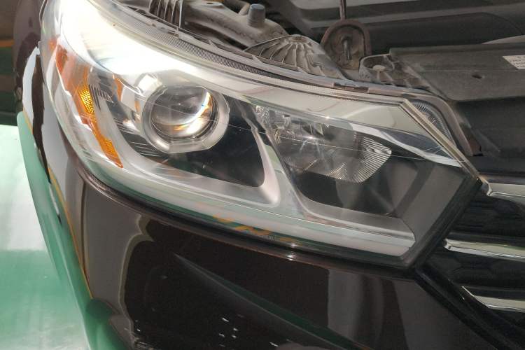 Used GAC Trumpchi GS4 2018 235T Automatic Two-Wheel Drive Luxury Smart Connectivity Version Right Front Headlight