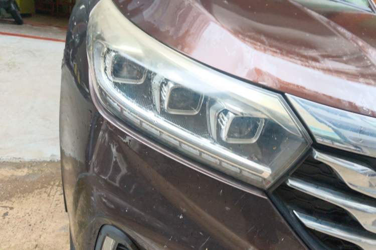 Used GAC Trumpchi GS4 2018 235T Automatic Two-Wheel-Drive Supreme Edition Right Front Headlight