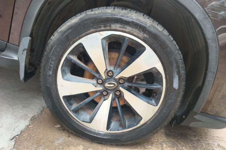 Used GAC Trumpchi GS4 2018 235T Automatic Two-Wheel-Drive Supreme Edition Right Front Wheel Hub