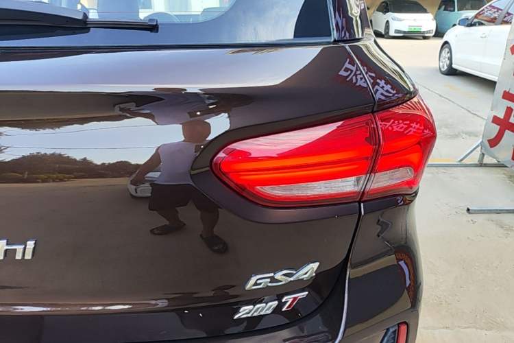 Used GAC Trumpchi GS4 2018 200T Manual Two-Wheel Drive Elite Edition Right Rear Taillight