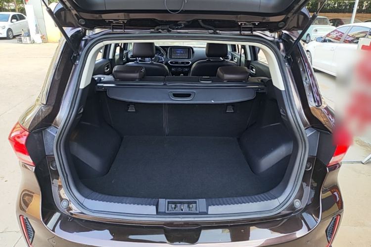 Used GAC Trumpchi GS4 2018 200T Manual Two-Wheel Drive Elite Edition Trunk