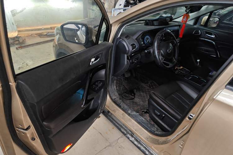 Used GAC Trumpchi GS4 2018 235T Automatic Two-Wheel-Drive Supreme Edition Driver Seat