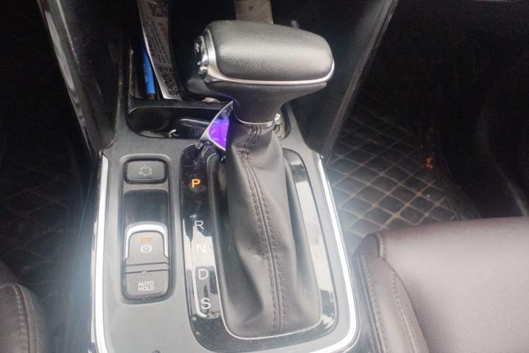 Used GAC Trumpchi GS4 2018 235T Automatic Two-Wheel Drive Luxury Smart Connectivity Version Gear Lever