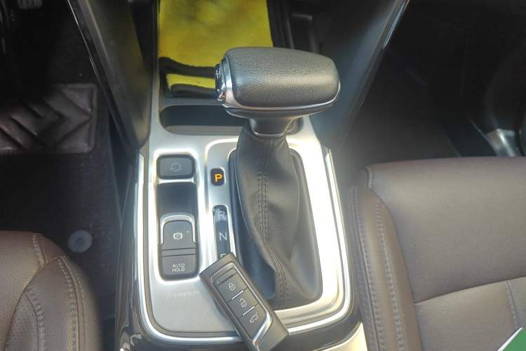 Used GAC Trumpchi GS4 2018 235T Automatic Two-Wheel Drive Luxury Smart Connectivity Millionth Anniversary Edition Gear Lever
