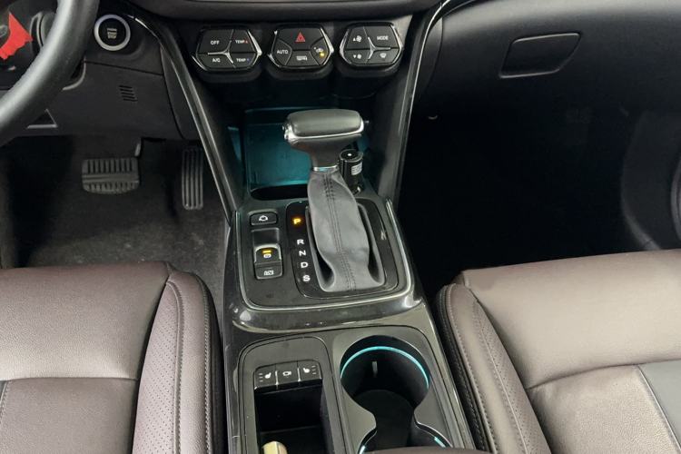 Used GAC Trumpchi GS4 2018 235T Automatic Two-Wheel-Drive Supreme Edition Gear Lever