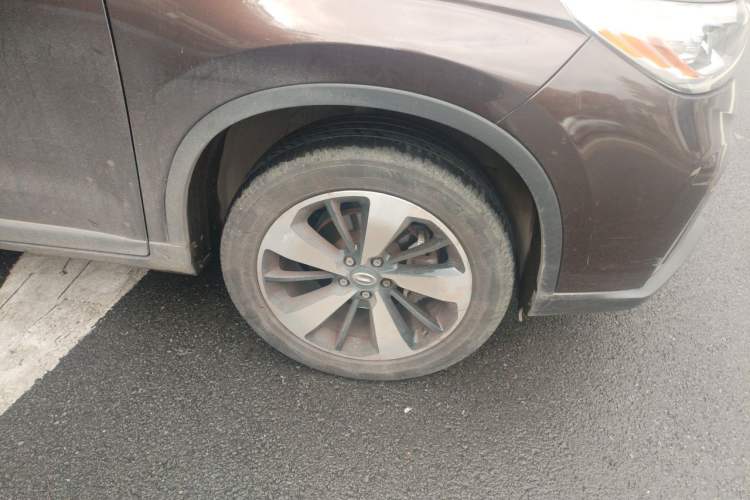 Used GAC Trumpchi GS4 2018 235T Automatic Two-Wheel Drive Luxury Smart Connectivity Version Right Front Wheel Hub