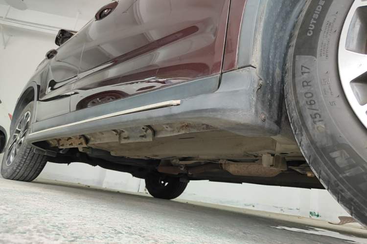 Used GAC Trumpchi GS4 2018 235T Automatic Two-Wheel Drive Elite Edition Right Side Sill
