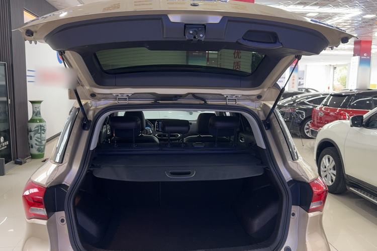 Used GAC Trumpchi GS4 2018 235T Automatic Two-Wheel-Drive Supreme Edition Trunk