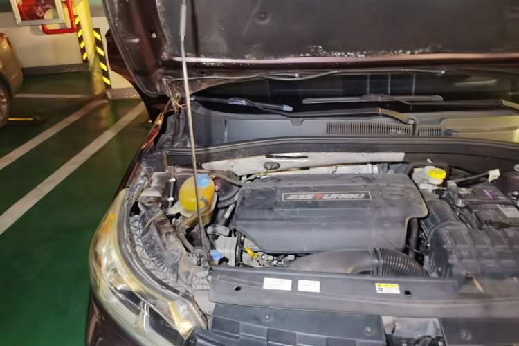 Used GAC Trumpchi GS4 2018 235T Automatic Two-Wheel Drive Luxury Smart Connectivity Version Engine Bay Right