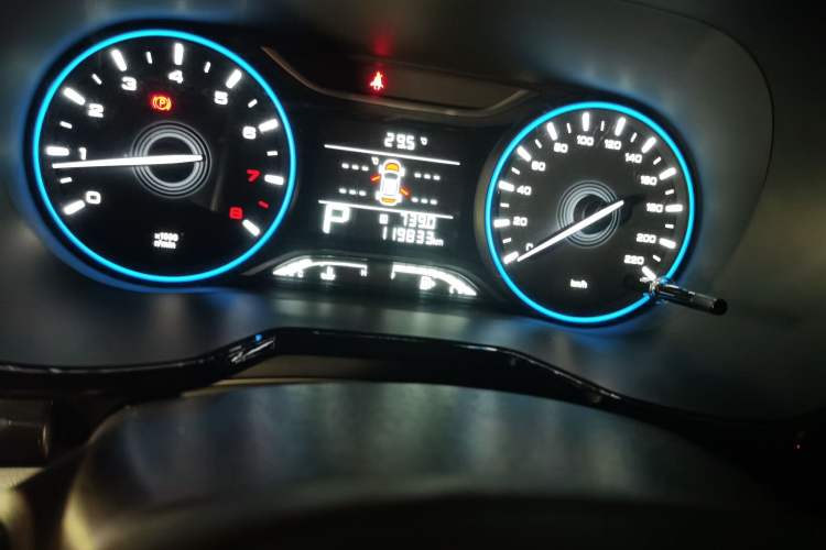 Used GAC Trumpchi GS4 2018 235T Automatic Two-Wheel Drive Luxury Smart Connectivity Version Odometer Close Up