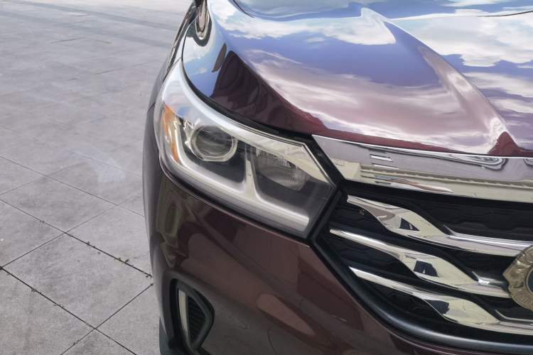 Used GAC Trumpchi GS4 2018 235T Automatic Two-Wheel Drive Luxury Smart Connectivity Version Right Front Headlight