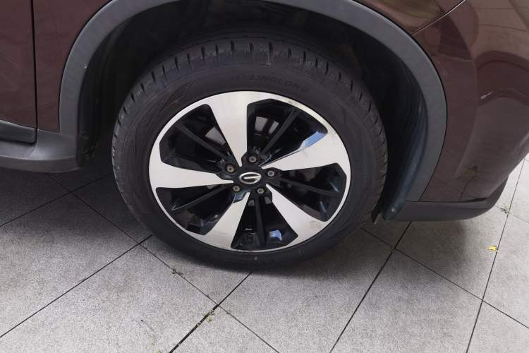 Used GAC Trumpchi GS4 2018 235T Automatic Two-Wheel Drive Luxury Smart Connectivity Version Right Front Wheel Hub
