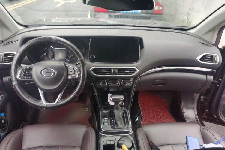 Used GAC Trumpchi GS4 2018 235T Automatic Two-Wheel Drive Luxury Smart Connectivity Version Center Console