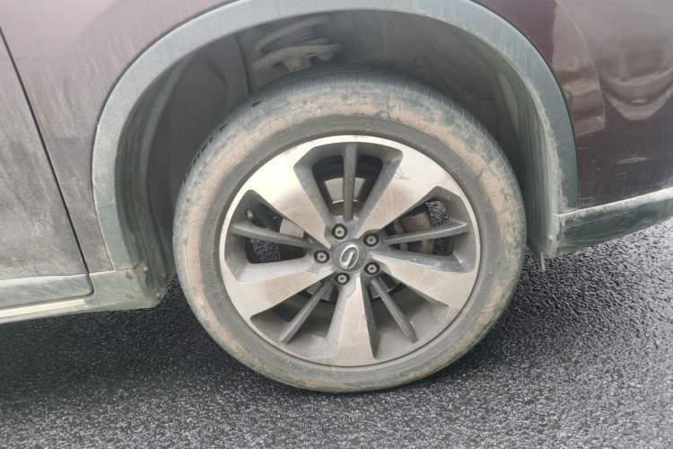 Used GAC Trumpchi GS4 2018 235T Automatic Two-Wheel Drive Luxury Smart Connectivity Version Right Front Wheel Hub