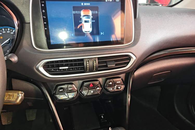 Used GAC Trumpchi GS4 2018 235T Manual Two-Wheel Drive Elite Edition Audio And AC Panel