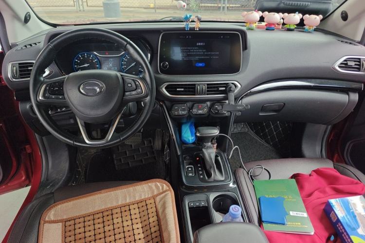 Used GAC Trumpchi GS4 2018 235T Automatic Two-Wheel Drive Luxury Smart Connectivity Version Center Console
