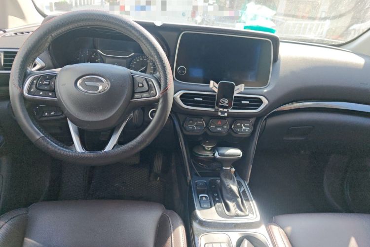 Used GAC Trumpchi GS4 2018 235T Automatic Two-Wheel Drive Luxury Smart Connectivity Version Center Console