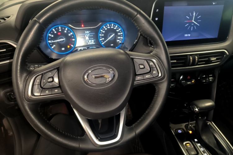 Used GAC Trumpchi GS4 2018 235T Automatic Two-Wheel Drive Luxury Smart Connectivity Version Center Console