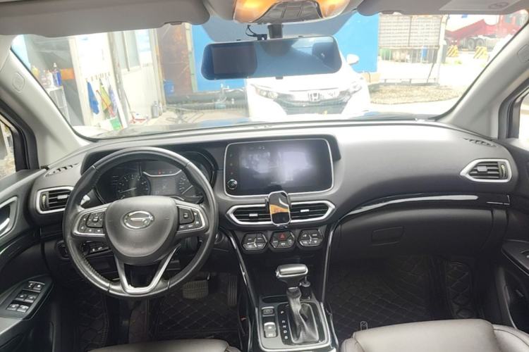 Used GAC Trumpchi GS4 2018 235T Automatic Two-Wheel Drive Luxury Smart Connectivity Version Center Console
