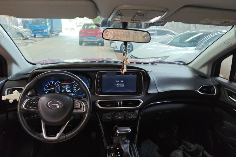 Used GAC Trumpchi GS4 2018 235T Automatic Two-Wheel Drive Luxury Smart Connectivity Millionth Anniversary Edition Center Console