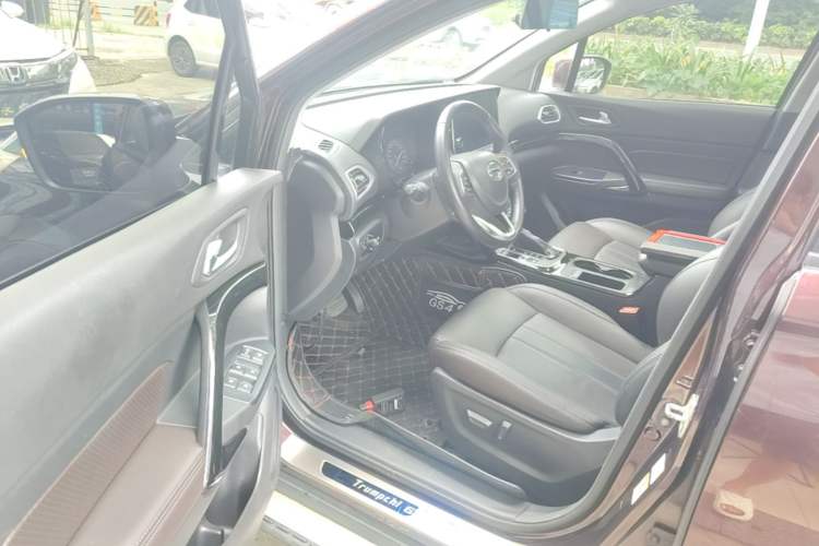 Used GAC Trumpchi GS4 2018 235T Automatic Two-Wheel Drive Luxury Smart Connectivity Version Driver Seat