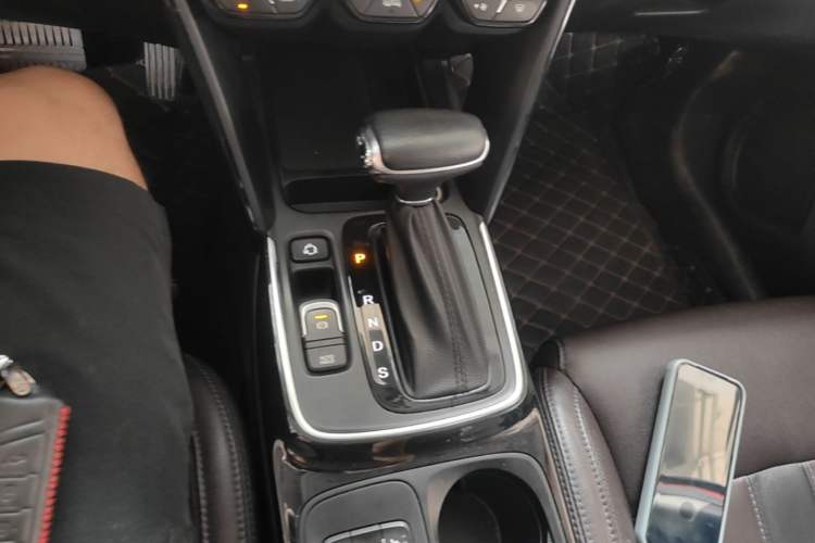 Used GAC Trumpchi GS4 2018 235T Automatic Two-Wheel Drive Luxury Smart Connectivity Version Gear Lever