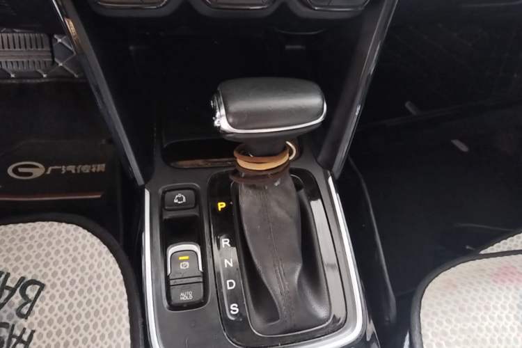Used GAC Trumpchi GS4 2018 235T Automatic Two-Wheel Drive Elite Edition Gear Lever